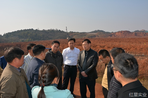 实地调研项目建设 现场办公破解难题3