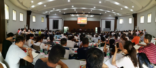 20170608罗跃书记受邀与全区社区负责人交流经验5.jpg